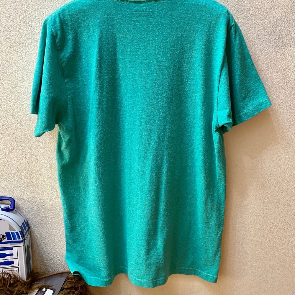 Star Wars Tee featuring R2-D2 - Picture 4 of 5